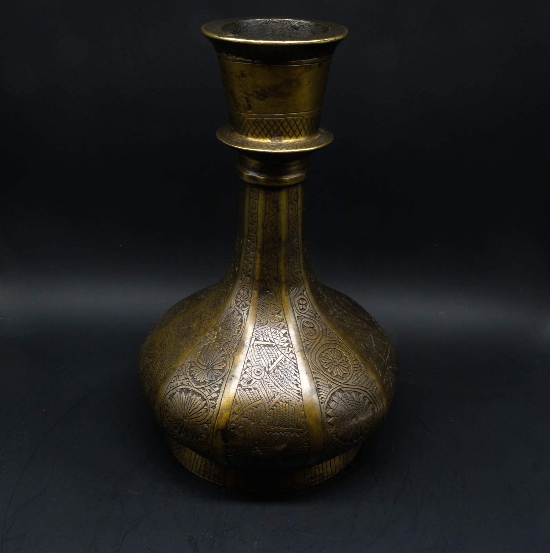 Old Vintage Flower Vase - the ladakh art palace