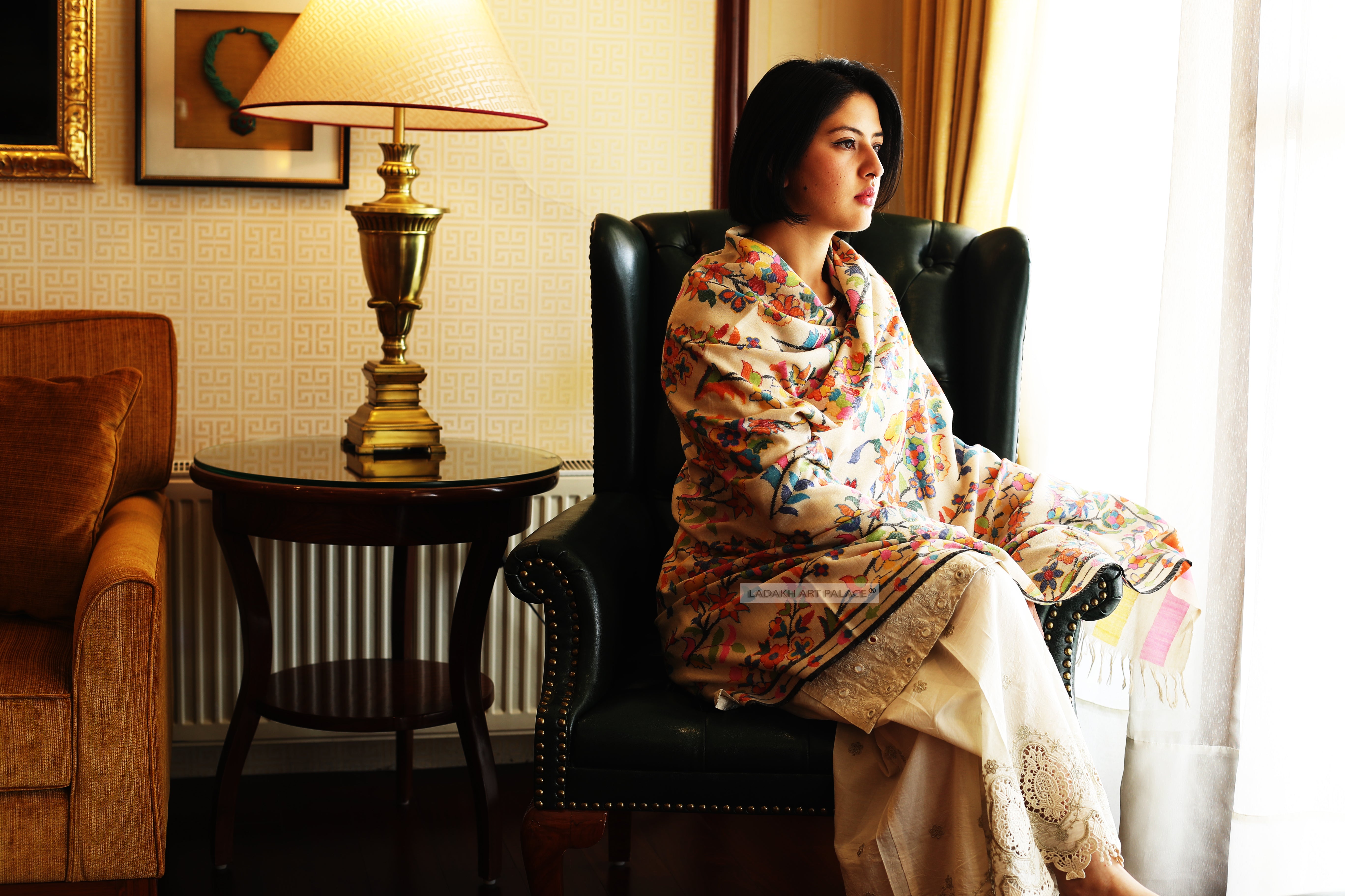 Hand Made Kani Shawl Off White With Floral Design - the ladakh art palace