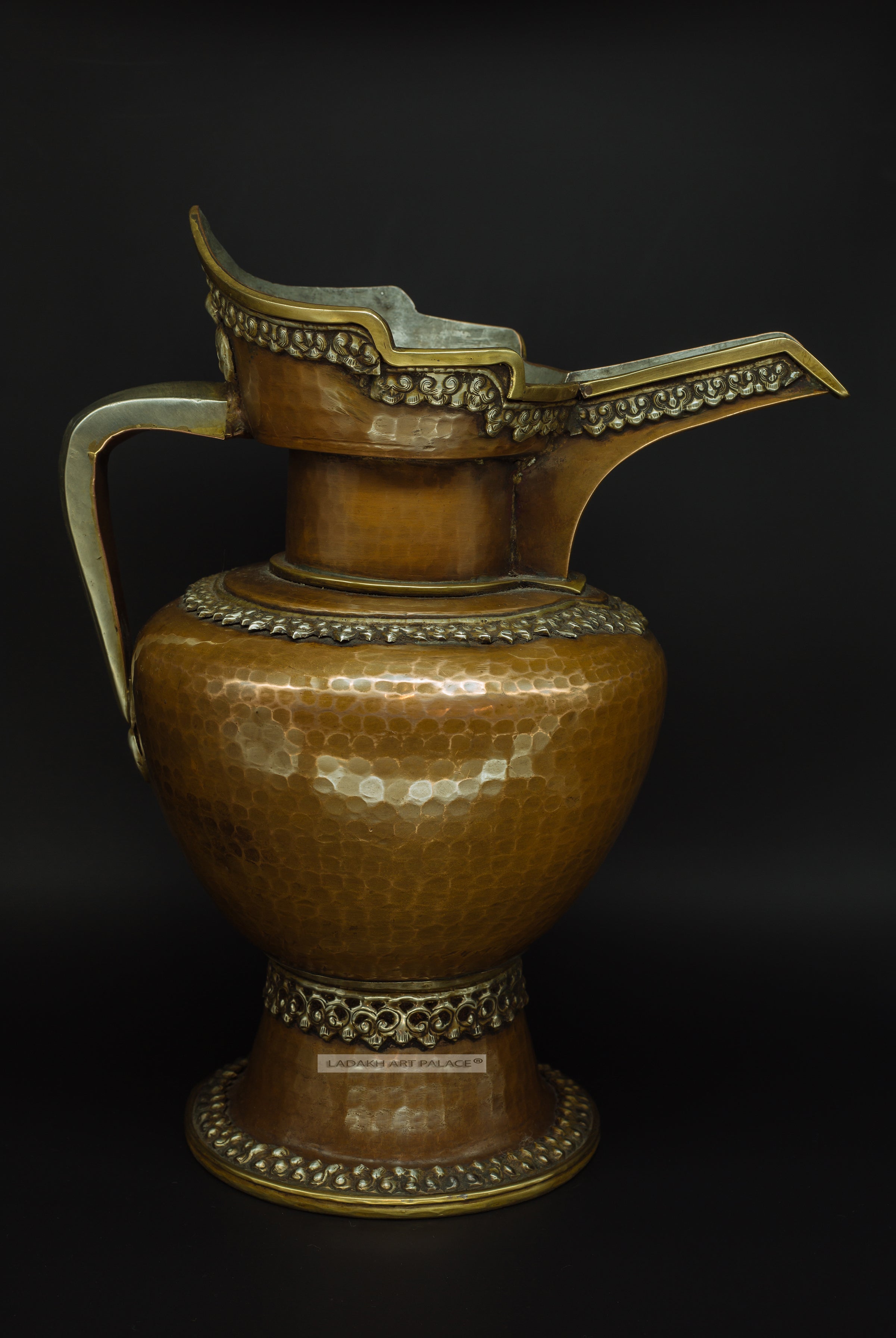 Bronze Wine Pot Made In Ladakh - the ladakh art palace